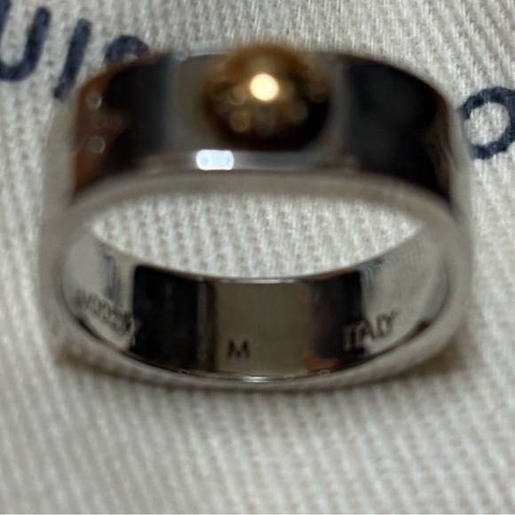 Brand New! Louis Vuitton Brass Monogram Engraved Nanogram Ring M Palladium - Picture 4 of 9